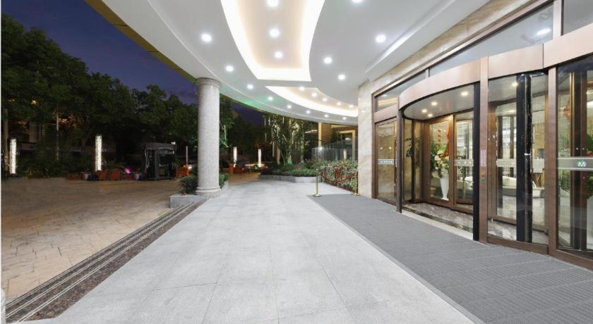 Mengguo Hotel 3*